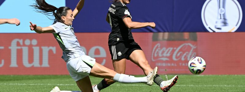Objekt der Begierde: der Supercup. - Foto: Uli Deck/dpa