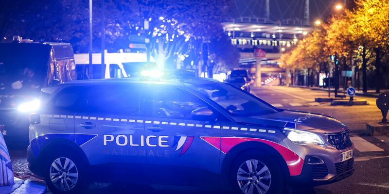Ein Streit in einer Bar in der Normandie endet in einer Tragödie (Archivbild). - Foto: Christoph Reichwein/dpa