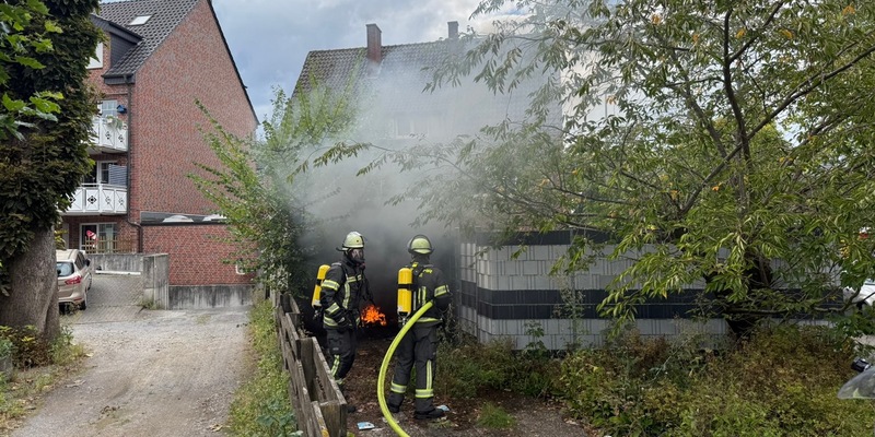 FW-WRN: Garagenbrand alarmiert die Feuerwehr - Foto: presseportal.de