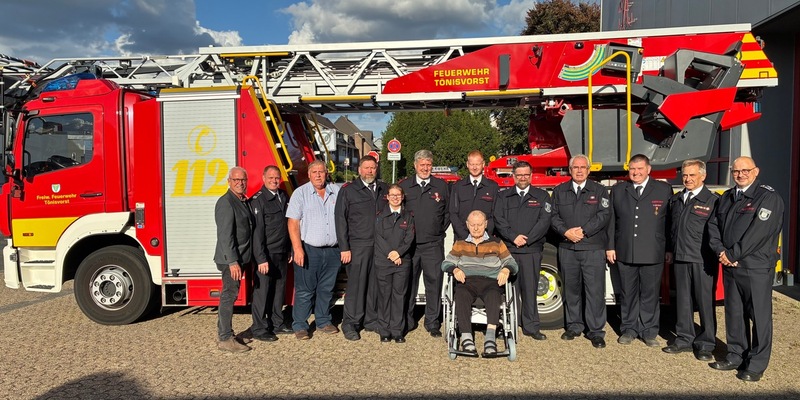 FW Tönisvorst: Feuerwehr Tönisvorst ehrt langjährige Mitglieder - Zwei Tage voller Dank und Anerkennung - Foto: presseportal.de