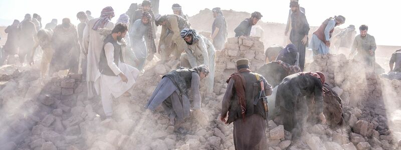 Immer wieder gibt es schwere Erdbeben in der Region. (Archivbild)  - Foto: Ebrahim Noroozi/AP/dpa