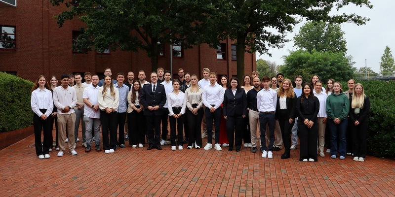 HZA-MS: 39 angehende Zöllnerinnen und Zöllner beginnen ihren Dienst im Hauptzollamt Münster / Amtseid zum Start in die Ausbildung bzw. das Studium - Foto: presseportal.de