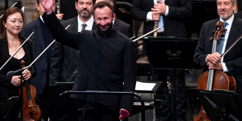 Der Dirigent sieht die Partnerschaft mit dem Salzburger Osterfestival als persönliches Karriere-Highlight. (Archivbild) - Foto: Fabian Sommer/dpa