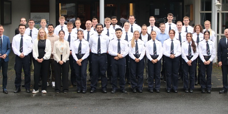 POL-SI: Nachersatz für die Kreispolizeibehörde Siegen-Wittgenstein: Landrat und Behördenleiter Andreas Müller begrüßt 33 neue Beamtinnen und Beamte #polsiwi - Foto: presseportal.de