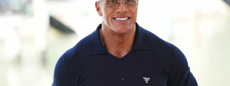 Dwayne Johnson bei seiner Ankunft auf dem Lido.  - Foto: Scott A Garfitt/Invision/AP/dpa