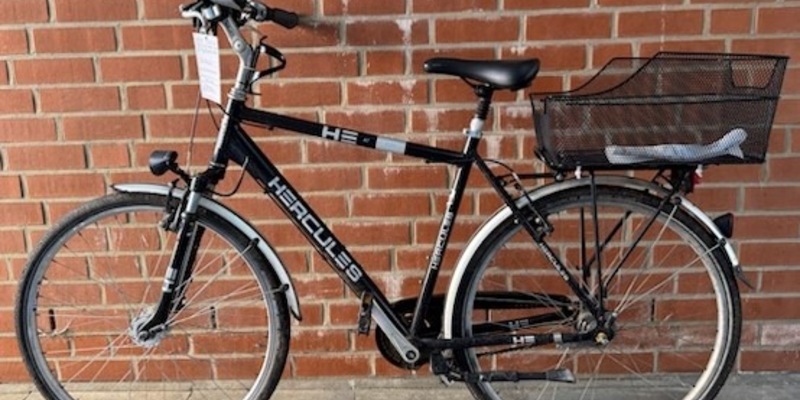 POL-HK: Soltau: Unfall auf der B 71; Munster: Skulptur beschädigt; Soltau: Safe aus Golfclub gestohlen; Soltau: Eigentümer von Fahrrad gesucht (Foto) - Foto: presseportal.de