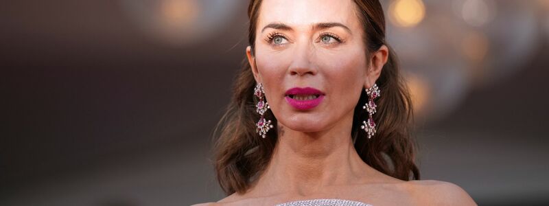 Emily Blunt spielt die Freundin von Mark Kerr in «The Smashing Machine». - Foto: Alessandra Tarantino/Invision/AP/dpa