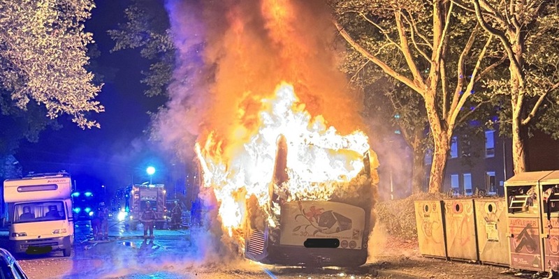 FW Düren: Feuerwehr Düren in der Nacht bei vier Einsätzen gleichzeitig gefordert - Foto: presseportal.de