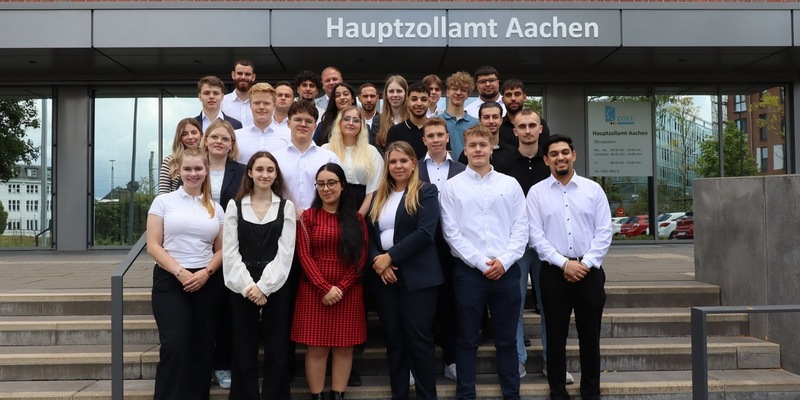 HZA-AC: Berufseinsteiger beim Hauptzollamt Aachen / Jetzt Karriere beim ZOLL starten! - Foto: presseportal.de
