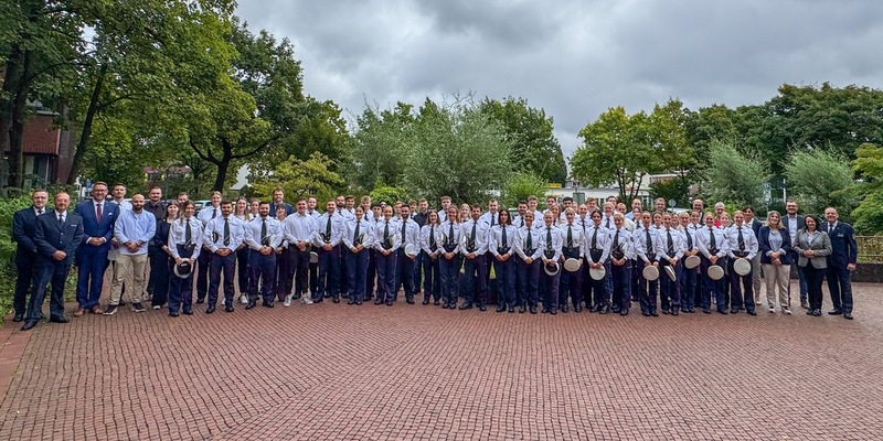 POL-WES: Wesel- Willkommen bei der Polizei im Niederrhein-Kreis Wesel/ Landrat begrüßt 65 neue Polizistinnen und Polizisten! - Foto: presseportal.de