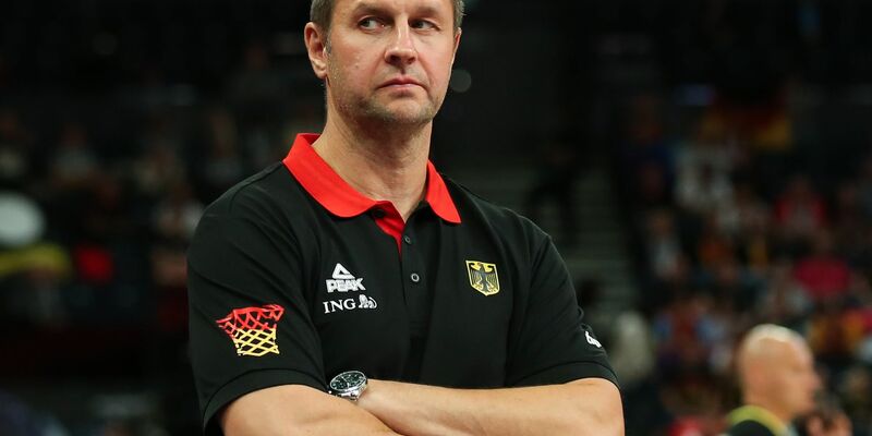 Ibrahimagic wird die Vorrunde als Chefcoach beenden. - Foto: Matthias Stickel/dpa