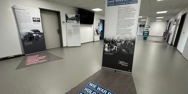 POL-REK: 250902-4: Wanderausstellung zum Nationalsozialismus bei der Polizei Rhein-Erft-Kreis - Foto: presseportal.de