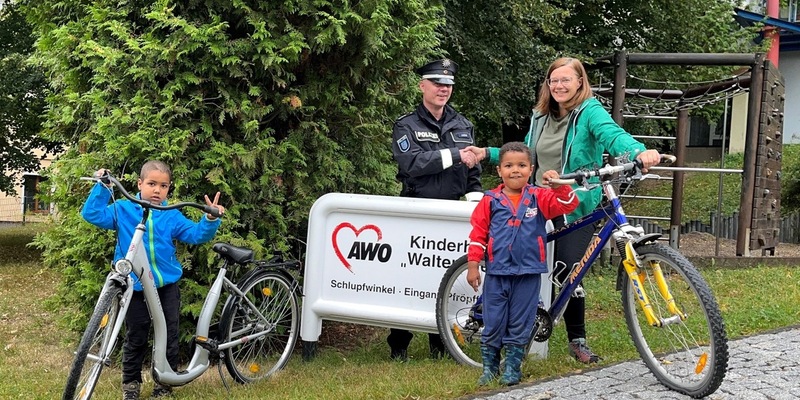 LPI-G: Zwei Fahrräder finden ein neues Zuhause im Kinderheim Greiz - Foto: presseportal.de