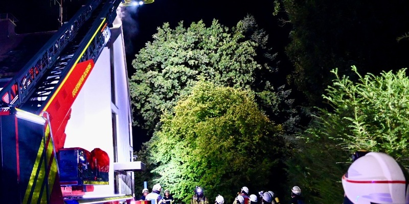 FF Olsberg: Feuer in Mehrfamilienhaus in Bigge - Foto: presseportal.de
