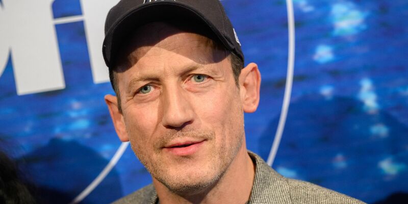Der Schauspieler geht nun unter die Quizzer und zeigt, bei «Wer weiß denn sowas?» wie schlau er ist. (Archivbild) - Foto: Julian Stratenschulte/dpa