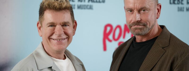 Das Musical  «Romeo & Julia – Liebe ist alles» von Peter Plate (links) und Ulf Leo Sommer geht bald auf Tournee. - Foto: Henning Kaiser/dpa