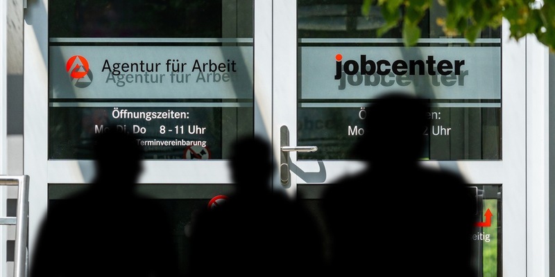 +++ Achtung Sperrfrist (Print, Radio und Online): 18.00 Uhr +++ARD-DeutschlandTREND: Mehrheit der Deutschen hält härtere Bürgergeld-Sanktionen für richtig - Foto: presseportal.de