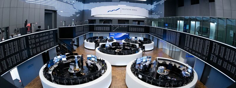 Handelssaal der Frankfurter Börse: In den Dax schafft es nur die erste Reihe der deutschen Börsenkonzerne - Foto: Boris Roessler/dpa
