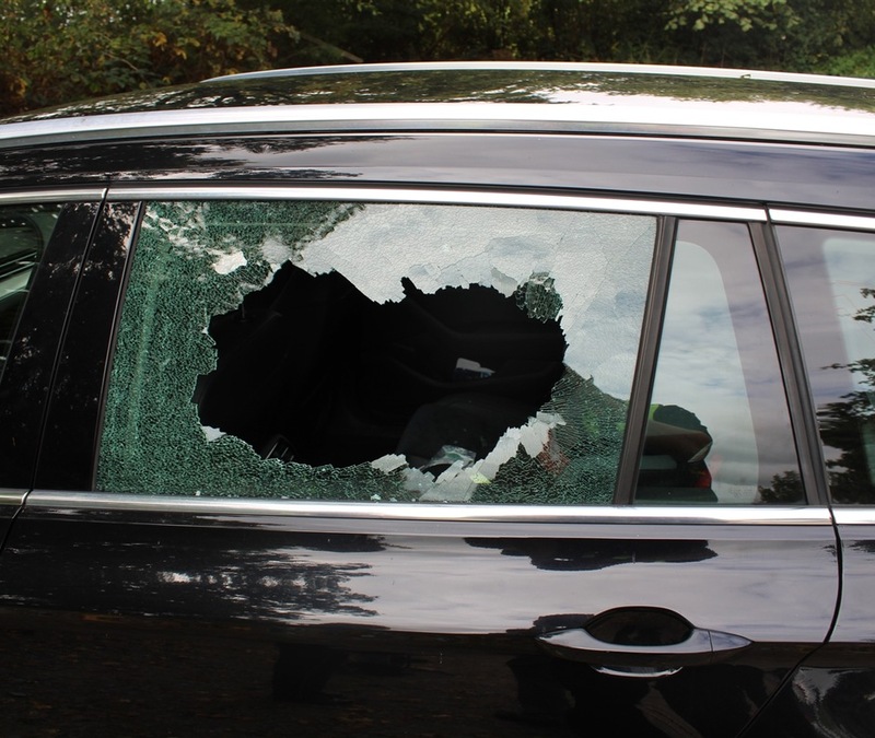 POL-RBK: Bergisch Gladbach/Odenthal/Kürten - Seitenscheiben von vier Pkw eingeschlagen - Foto: presseportal.de