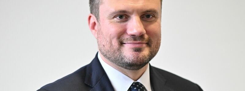 Brandenburgs Wirtschaftsminister Daniel Keller (SPD) wirbt mit einer neuen Kampagne für Zuzüge aus Westdeutschland. (Archivbild) - Foto: Sebastian Christoph Gollnow/dpa