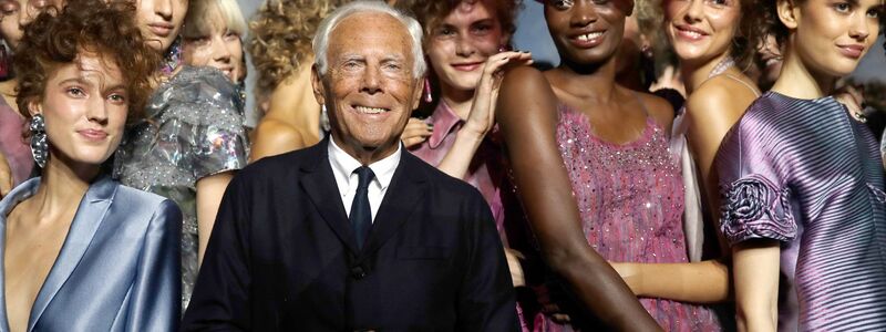 Einen Hochschulabschluss oder eine andere fertige Ausbildung hatte Armani in seinem Metier nicht - trotzdem war seine Mode gefragt. (Archivbild) - Foto: Luca Bruno/AP/dpa