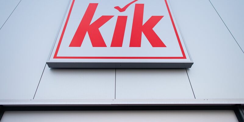 Fast zwölf Jahre lang war Patrick Zahn Chef des Textildiscounters Kik. (Archivbild) - Foto: Guido Kirchner/dpa