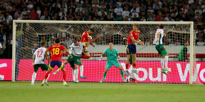 Spanien hatte zum Auftakt der WM-Qualifikation in Bulgarien keine Probleme. - Foto: Tony Uzunov/AP/dpa