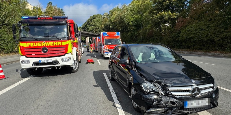 FW-EN: Verkehrsunfall in der Spaeter Kurve - Drei Verletzte - Foto: presseportal.de