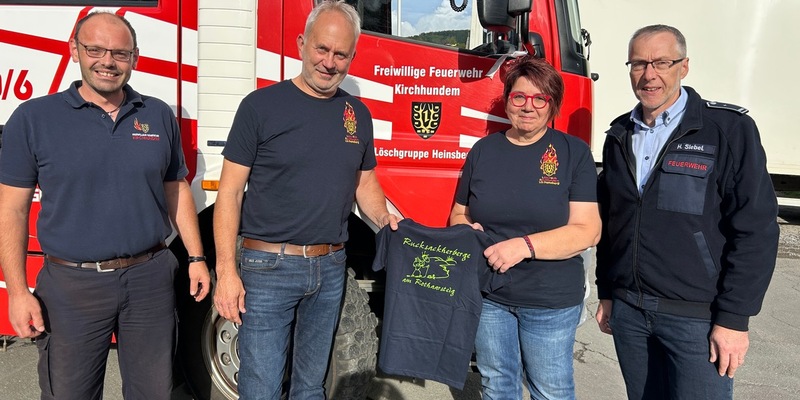 FW-OE: Kinderfeuerwehr erhält neues Outfit - Foto: presseportal.de