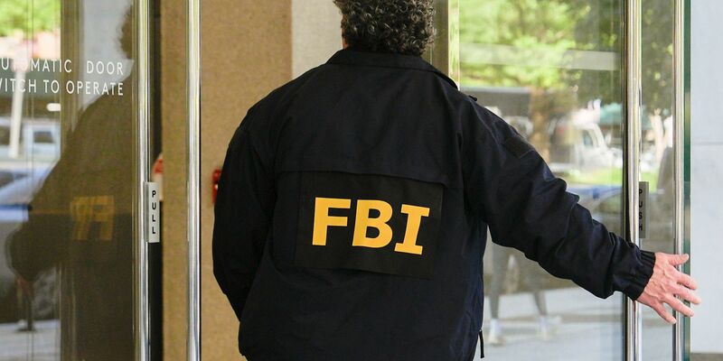 Das FBI und weitere Ermittler untersuchen zu möglicher illegaler Beschäftigung von Koreanern in den USA. (Symbolbild) - Foto: Julia Demaree Nikhinson/AP/dpa