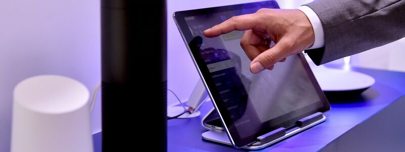 Daten, die etwa Geräte für das «smart Home» sammeln, sollen Nutzerinnen und Nutzern ab Freitag leichter zugänglich gemacht werden. (Symbolbild) - Foto: Britta Pedersen/zb/dpa