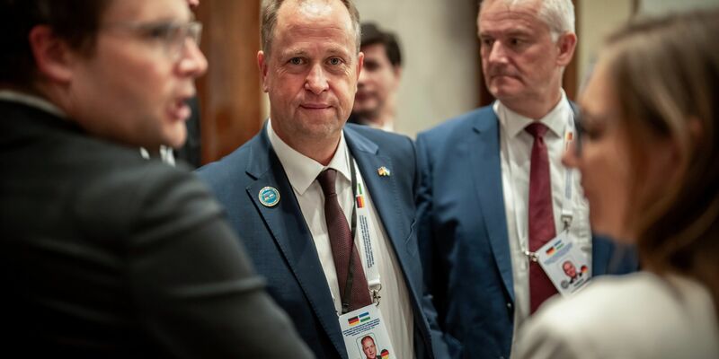 25 Beauftragte wurden abgeschafft, darunter auch der Sonderbevollmächtigte für Migrationsabkommen. (Archivbild) - Foto: Michael Kappeler/dpa