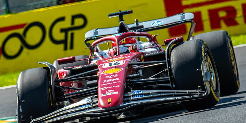 Nur knapp geschlagen Zweiter im Training - was geht bei der Startplatzjagd für Leclerc? - Foto: Federico Manoni/ZUMA Press Wire/dpa