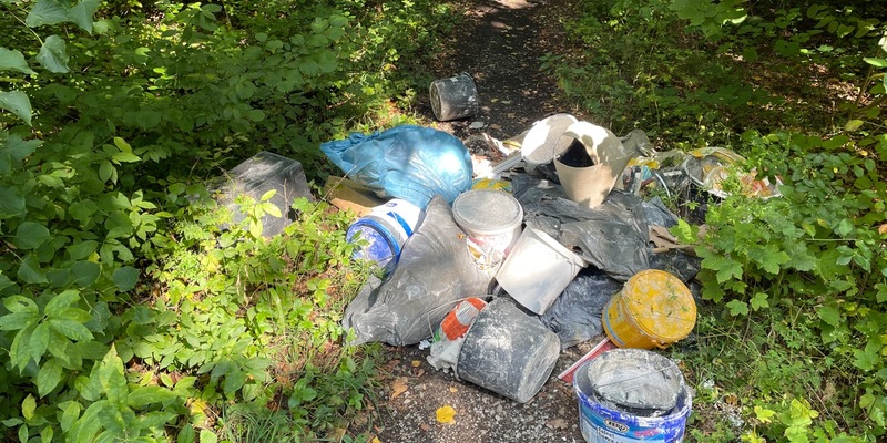 LPI-NDH: Ablagerung im Wald - Foto: presseportal.de