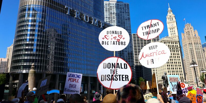 In Chicago gab es jüngst Proteste gegen Trump. (Archivbild) - Foto: Anthony Vazquez/Chicago Sun-Times/AP/dpa