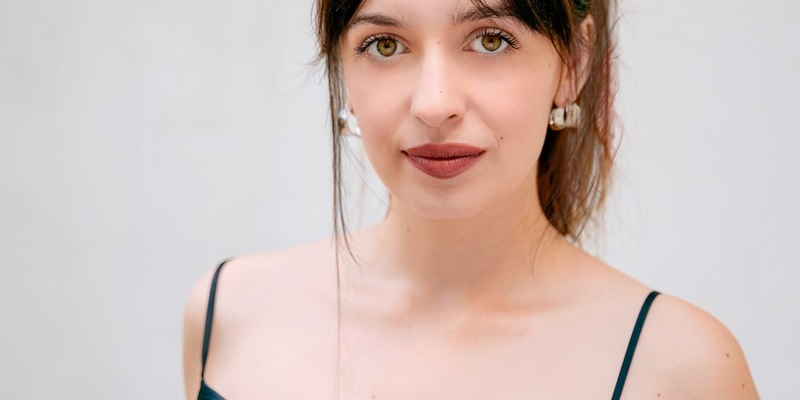 Nellie Thalbach: Mir war übel bis zum Erbrechen / In der Apotheken Umschau spricht die Schauspielerin über ihre Endometriose und wünscht sich mehr Wissen zu Frauenkrankheiten - Foto: presseportal.de