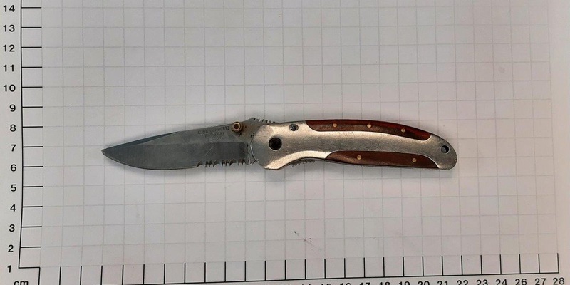 BPOL NRW: Pfefferspray, Marihuana und Einhandmesser: Bundespolizei beschlagnahmt Messer - Foto: presseportal.de