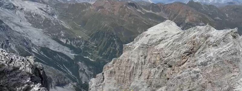 Bei dem Lawinenunglück im Ortlergebirge sind nach Angaben der italienischen Bergwacht fünf deutsche Bergsteiger ums Leben gekommen. (Archivbild) - Foto: -/Bergrettung Italien/dpa