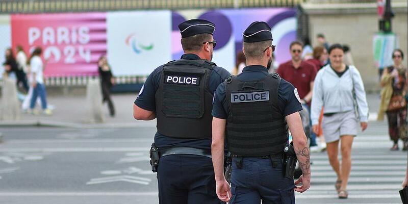 Polizisten in Paris (Archiv) - Foto: über dts Nachrichtenagentur