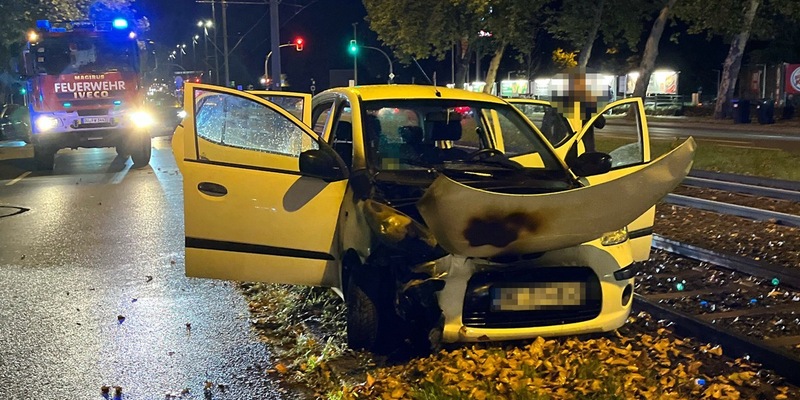 POL-DU: Alt-Hamborn: 44-Jähriger landet mit Auto im Gleisbett - Motorbrand, Alkoholtest positiv - Foto: presseportal.de