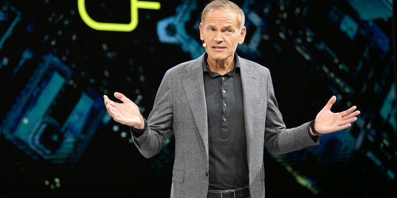 VW- und Porsche-Chef Blume zeigt sich auf der IAA verhalten optimistisch. - Foto: Malin Wunderlich/dpa