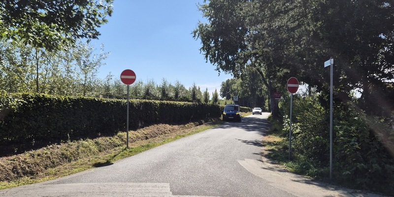 POL-SE: Rellingen - Polizei kontrolliert Verbot der Einfahrt im Vossmoorweg - Foto: presseportal.de