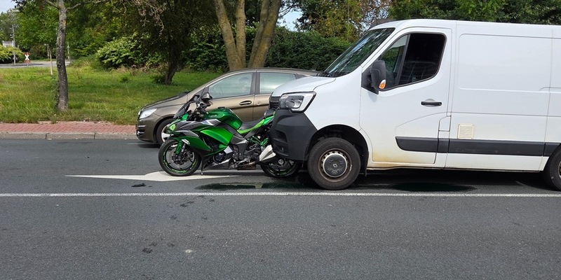 POL-WHV: Verkehrsunfall zwischen Pkw und Motorrad in Wilhelmshaven - Foto: presseportal.de