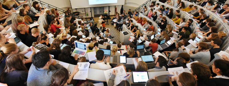 Rund 17 Prozent aller 2,87 Millionen Studierenden in Deutschland kommen laut Statistischem Bundesamt aus dem Ausland. (Archivbild) - Foto: Waltraud Grubitzsch/dpa-Zentralbild/dpa