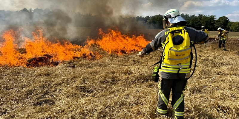 FW Hünxe: Durchführung eines Seminars zur Bekämpfung von Wald- und Vegetationsbränden - Foto: presseportal.de