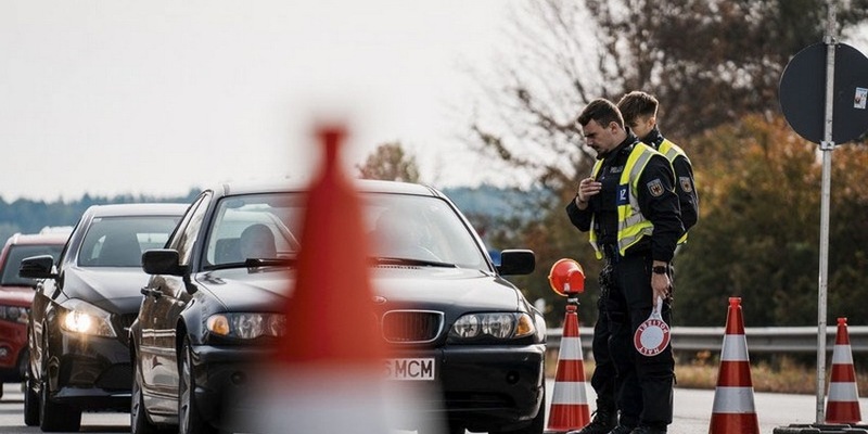 Bundespolizeidirektion München: Nach Berlin zweiter Einreiseversuch in Füssen gestoppt / Bundespolizei weist Albaner in sein Heimatland zurück - Foto: presseportal.de