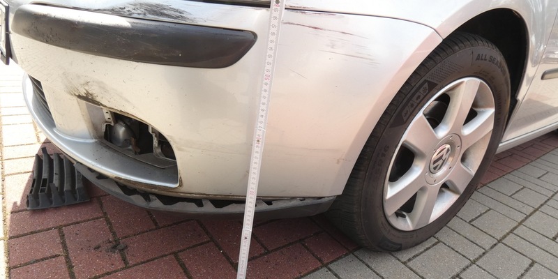 POL-CUX: Verkehrsunfallflucht auf Parkplatz eines Möbelhauses in Lamstedt - Zeugenaufruf (Foto im Anhang) - Foto: presseportal.de