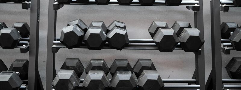 Mit der Plattform von Urban Sports Club können Kunden in diversen Sporteinrichtungen trainieren, ohne überall Mitglied sein zu müssen. (Symbolbild) - Foto: Sebastian Kahnert/dpa