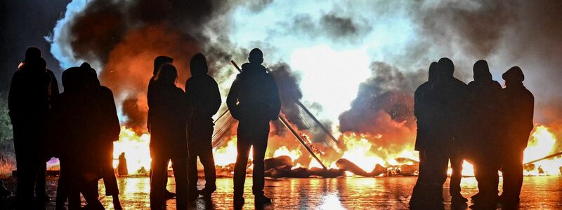 In zahlreichen Städten gibt es Protest. - Foto: Lou Benoist/AFP/dpa
