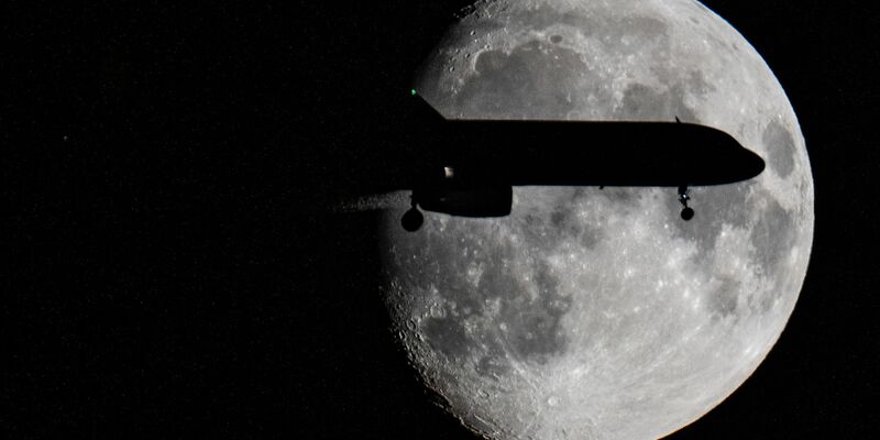 Piloten halten im Cockpit häufiger Kurzschlaf.  - Foto: Boris Roessler/dpa